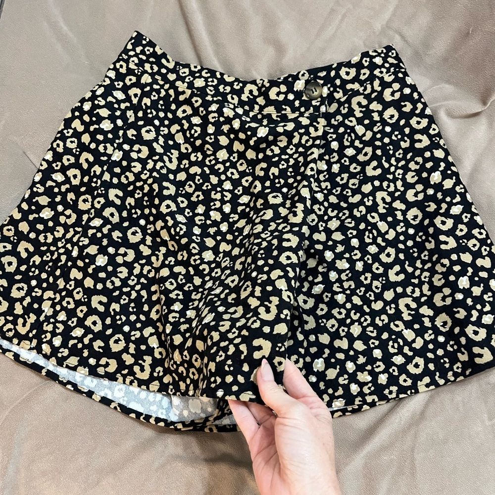 Adorable Leopard Print Women's Skort